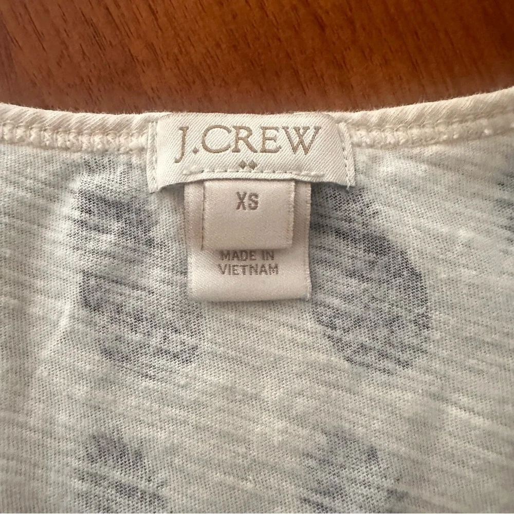 Women’s J. Crew Cream and Navy Blue Pineapple Cotton Tank Top Pocket Size XS